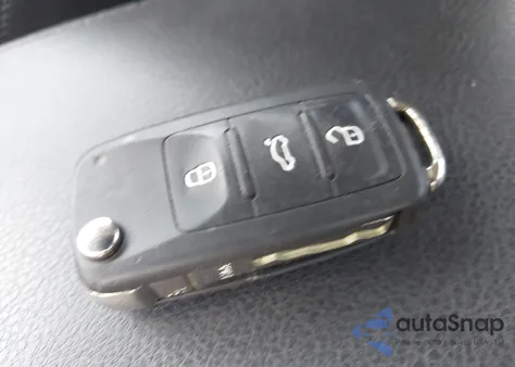 2015 Volkswagen Passat 1.8T Se из США, поврежденный, VIN 1VWBT7A33FC016912